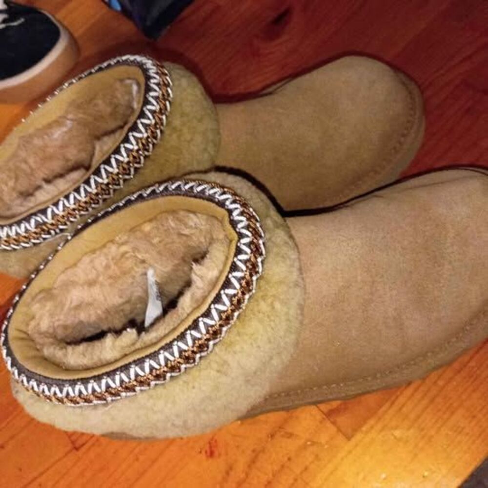 Uggs size 7